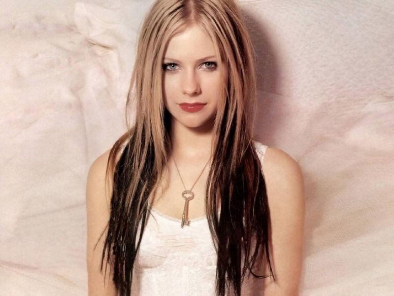 avril1001280x960