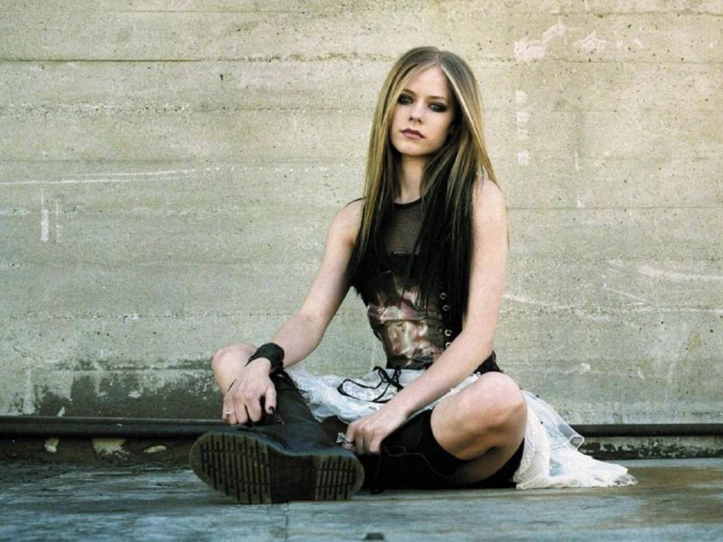 avril1131280x960