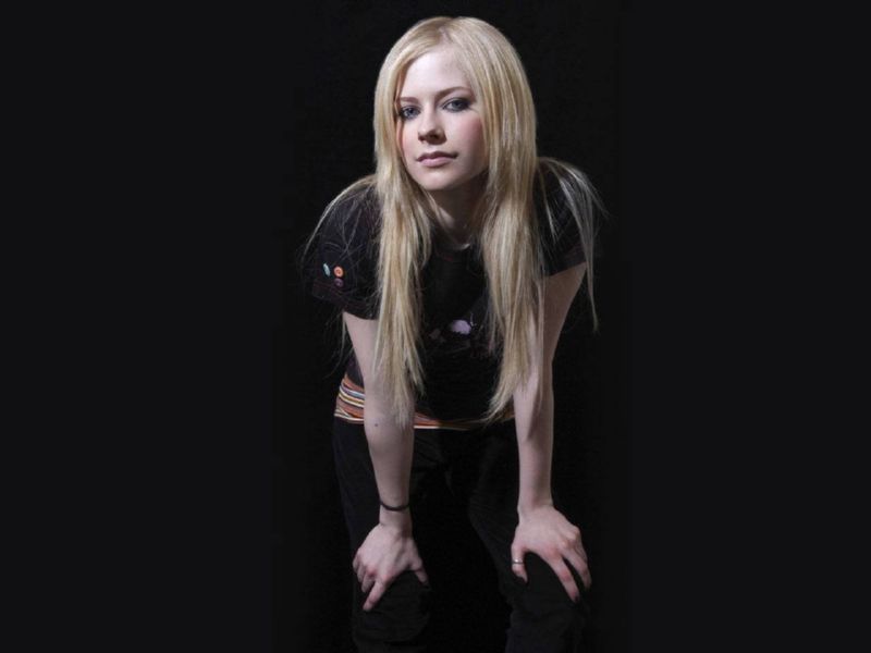 avril1281280x960