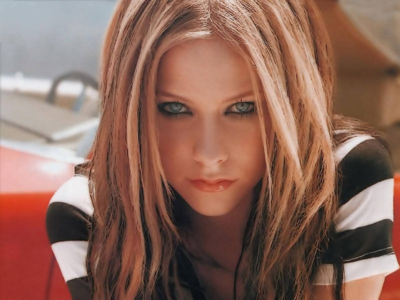 avril451280x960