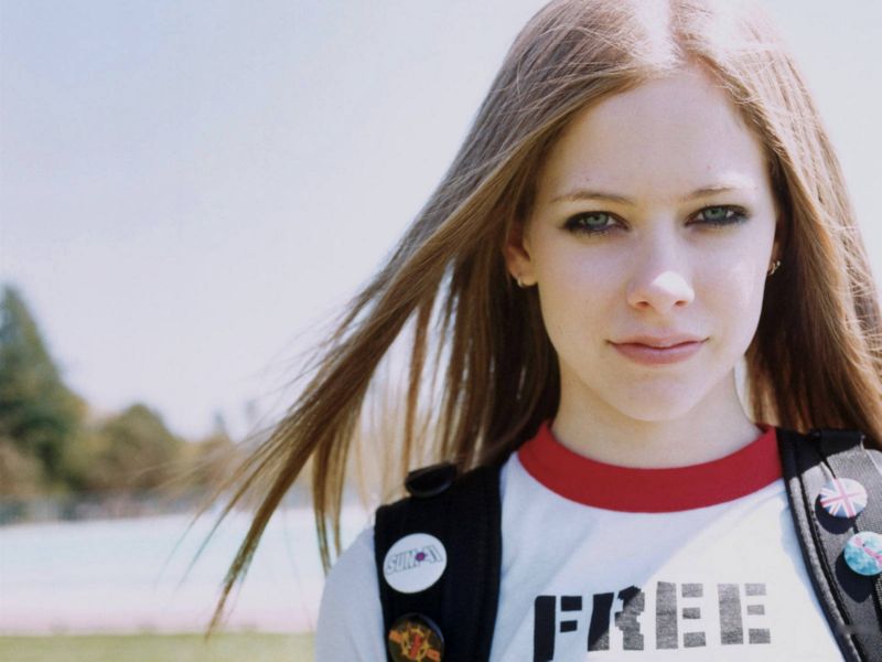 avril581600x1200