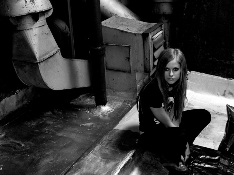 avril681600x1200