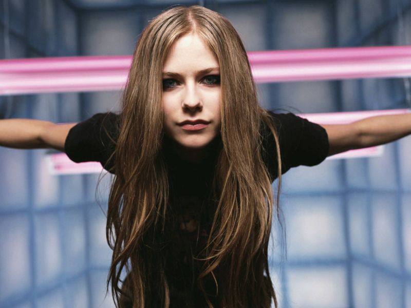 avril711600x1200